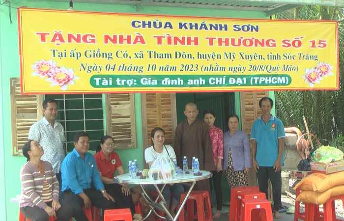 Mỹ Xuyên: Khởi công và bàn giao nhà tình thương