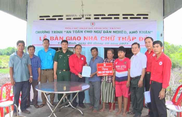 Lễ bàn giao nhà cho ngư dân nghèo, khó khăn tại huyện Trần Đề
