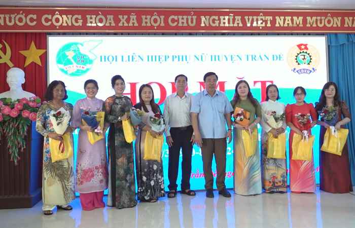 Trần Đề: Họp mặt kỷ niệm ngày Quốc tế Phụ nữ 8-3