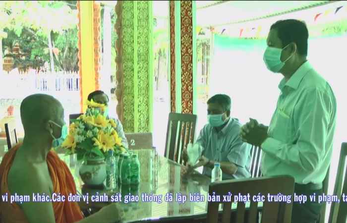 Lãnh đạo Huyện Mỹ Xuyên thăm hỏi động viên các chùa Khmer về công tác phòng, chống dịch covid-19