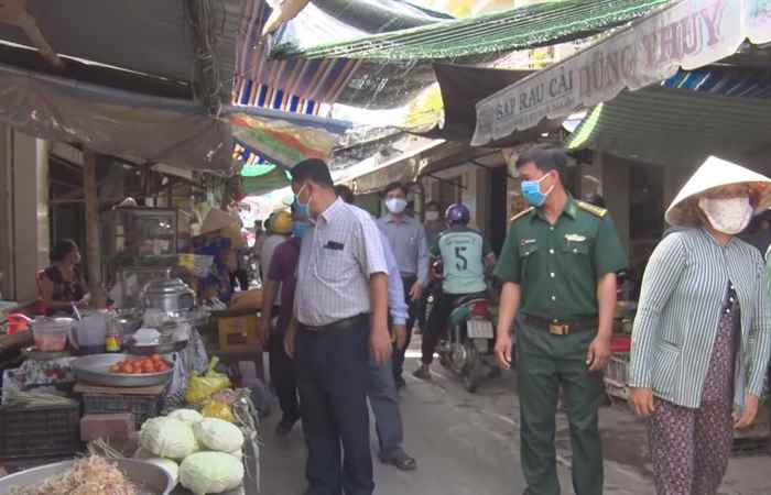 UBND huyện Cù Lao Dung kiểm tra công tác phòng chống dịch Covid-19