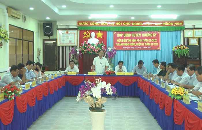 UBND huyện Mỹ Xuyên đánh giá tình hình kinh tế - xã hội tháng 10 năm 2022