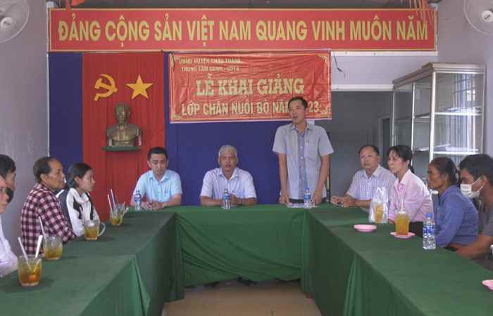 Châu Thành: Mở lớp kỹ thuật chăn nuôi bò tại xã Phú Tân