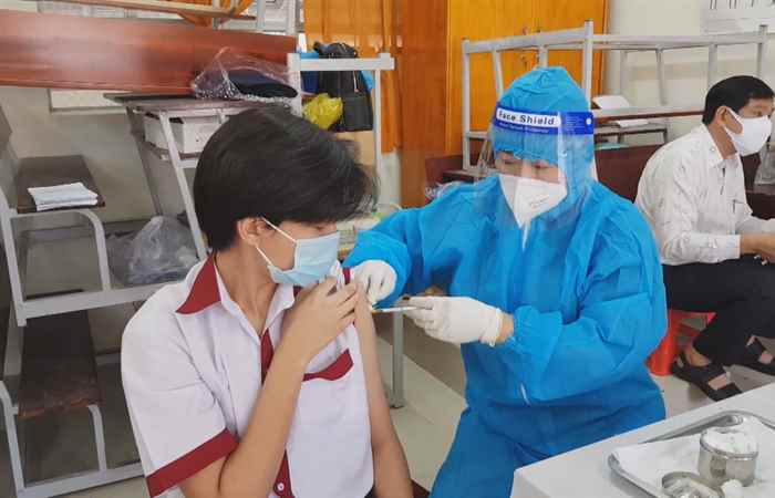 TP. Sóc Trăng tiêm mũi 2 vaccine phòng COVID-19 cho học sinh THCS