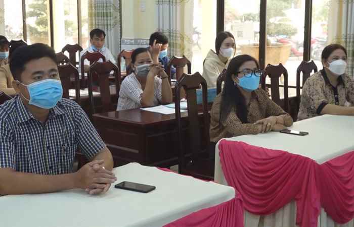 Mỹ Tú: Khai giảng lớp Bồi dưỡng đảng viên mới khóa I năm 2022