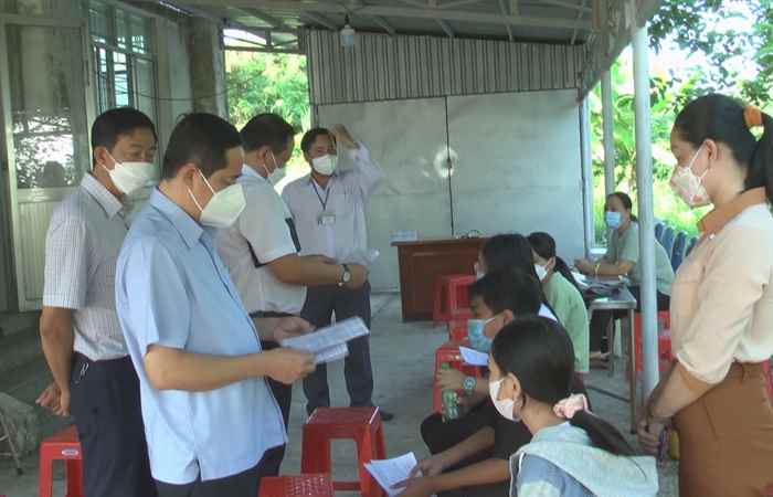 Vĩnh Châu đẩy mạnh công tác tuyên truyền tiêm vaccine mũi 4 