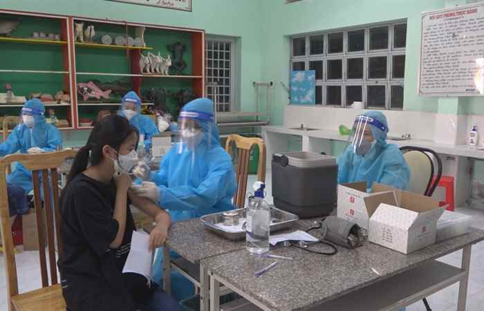 Mỹ Xuyên tiêm vaccine phòng COVID-19 cho học sinh
