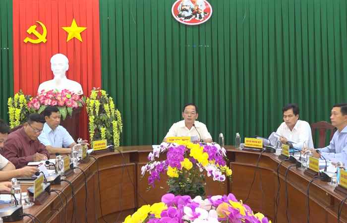 Họp Ban Thường vụ Huyện ủy Mỹ Xuyên