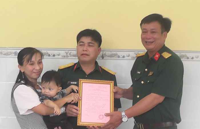 Thạnh Trị: Ban Chỉ huy quân sự bàn giao Nhà đồng đội
