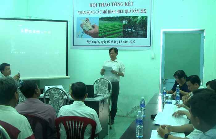 Trạm Khuyến nông huyện Mỹ Xuyên tổng kết nhân rộng các mô hình hiệu quả năm 2022
