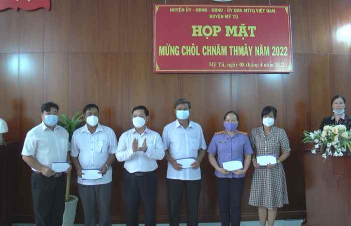 Huyện Mỹ Tú: Họp mặt mừng Tết Chôl Chnăm Thmây năm 2022 