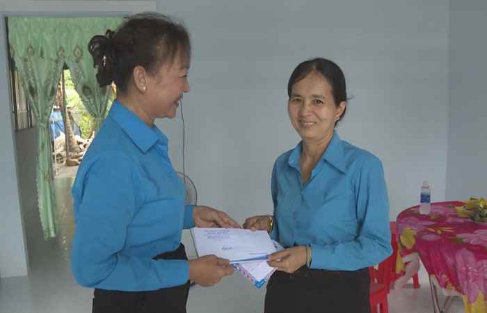 Kế sách: LĐLĐ huyện bàn giao nhà “Mái ấm công đoàn” cho Công đoàn viên xã Xuân Hòa