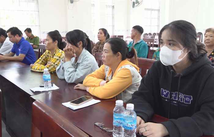 Trần Đề: Đại biểu HĐND các cấp tiếp xúc cử tri tại xã Trung Bình