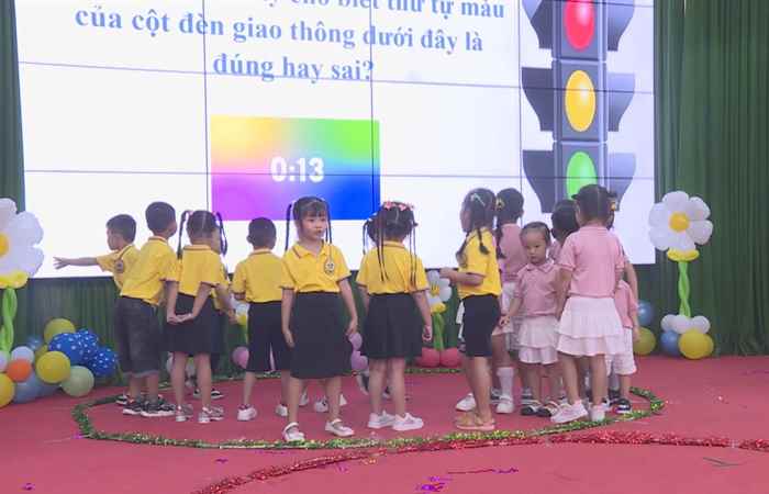 Sôi nổi Hội thi "Đấu trường giao thông" cấp học Mầm non huyện Cù Lao Dung