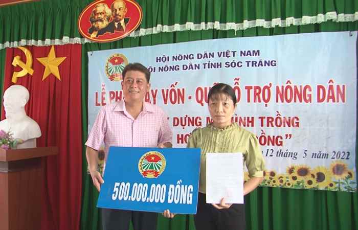 Hội Nông dân tỉnh Sóc Trăng giải ngân vốn vay cho hội viên tại Ngã Năm
