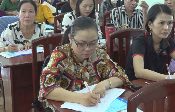 Ban Dân tộc tỉnh Sóc Trăng truyền thông về tảo hôn tại Long Phú