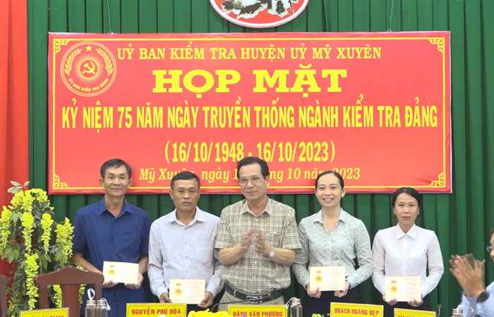 Mỹ Xuyên: Họp mặt kỷ niệm 75 năm Ngày truyền thống ngành Kiểm tra Đảng