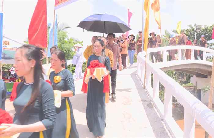 Cù lao Dung: Hội Người cao tuổi đưa vào sử dụng cầu giao thông nông thôn