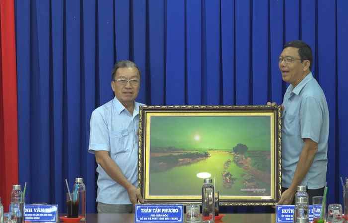 Huyện Đức Linh tỉnh Bình Thuận tham quan học tập sản xuất nông nghiệp tại Long Phú
