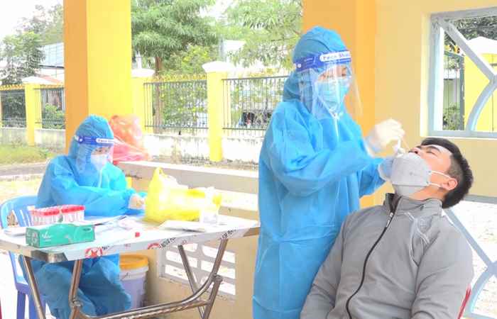 Mỹ Xuyên: Hội đồng nghĩa vụ Quân sự lấy mẫu xét nghiệm SARS-CoV-2 cho công dân nhập ngũ năm 2022