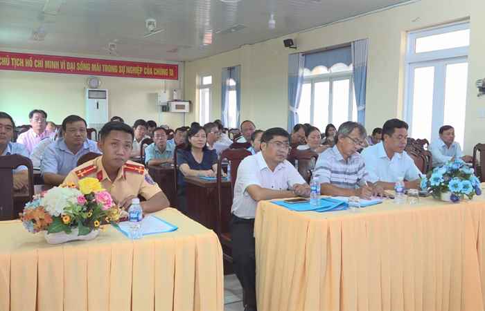 Lễ ký cam kết và giao ước đảm bảo an toàn giao thông giữa các cơ sở giáo dục trên địa bàn huyện Trần Đề