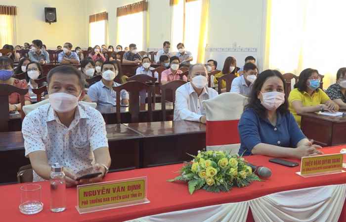 Mỹ Xuyên: Đảng viên nghiên cứu, quán triệt Chuyên đề năm 2022