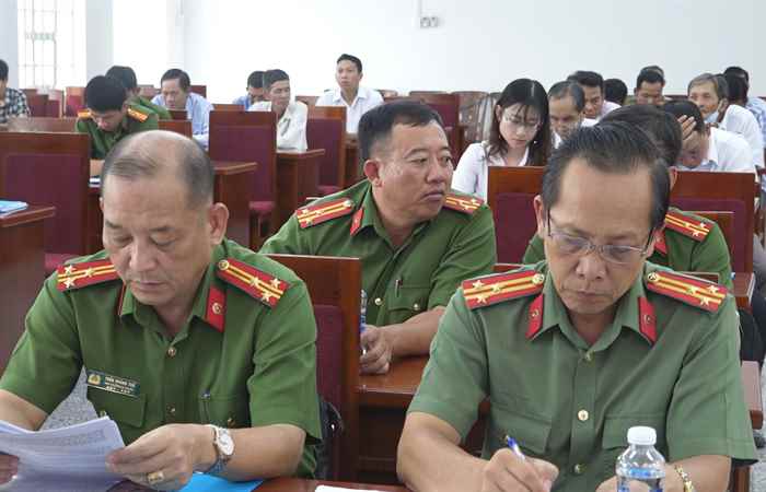 Vĩnh Châu sơ kết công tác chuyến hóa địa bàn phức tạp về an ninh trât tự tại phường 1  