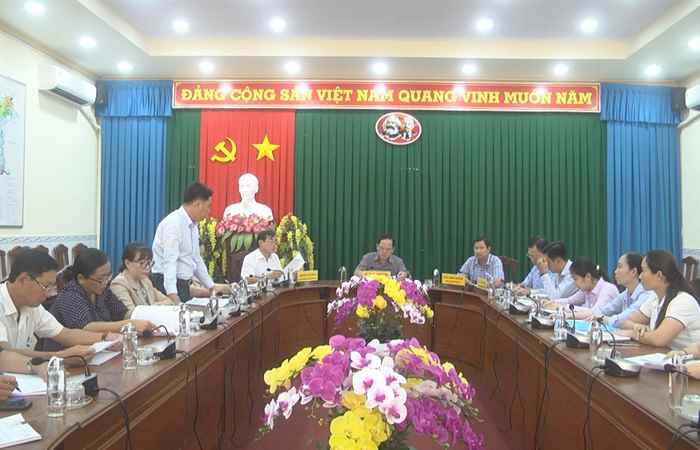 Huyện ủy Mỹ Xuyên làm việc với các cơ quan tham mưu giúp việc  