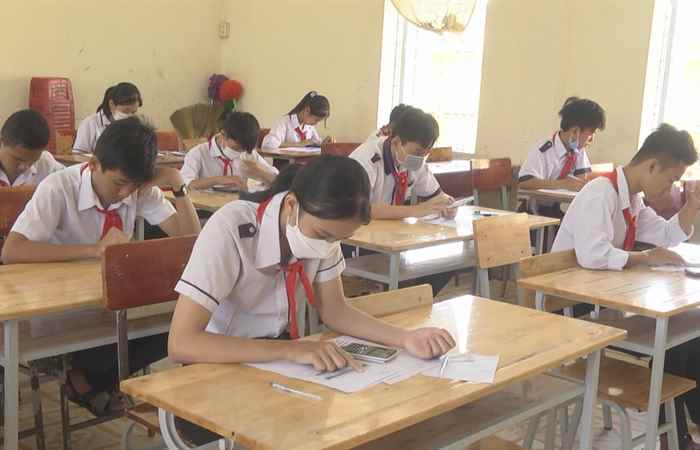 Mỹ Tú: Hội thi "Văn hay chữ tốt" và "Giải toán trên máy tính cầm tay"  