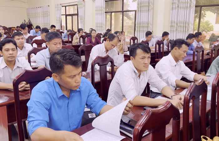 Mỹ Tú: Khai giảng lớp sơ cấp lý luận chính trị khóa XXI