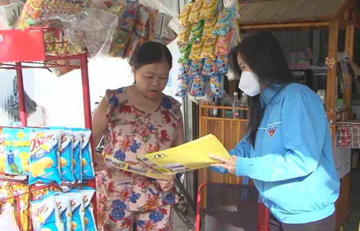 Long Phú ra quân tuyên truyền, vận động người dân lập lại trật tự an toàn giao thông