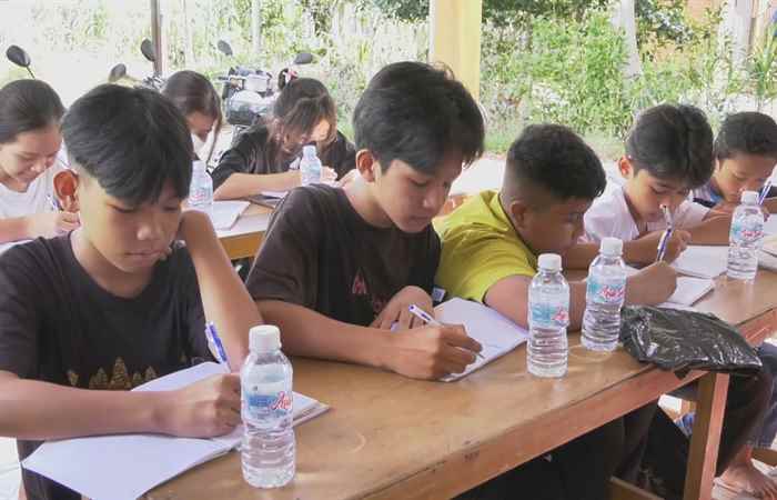 Bế giảng lớp dạy chữ và tiếng Khmer mùa hè 2023 cho học sinh