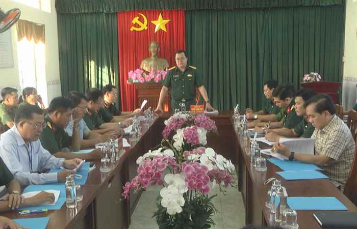 Hội đồng ngghĩa vụ Quân sự tỉnh Sóc Trăng đến kiểm tra công tác tuyển chọn và gọi công dân nhập ngũ năm 2023 ở huyện Mỹ Xuyên