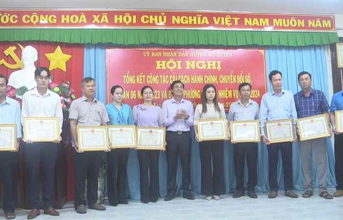Mỹ Xuyên: UBND huyện tổng kết công tác cải cách hành chính, chuyển đổi số và Đề án 06