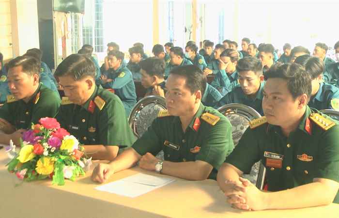 Ban CHQS huyện Mỹ Xuyên huấn luyện Dân quân Binh chủng 