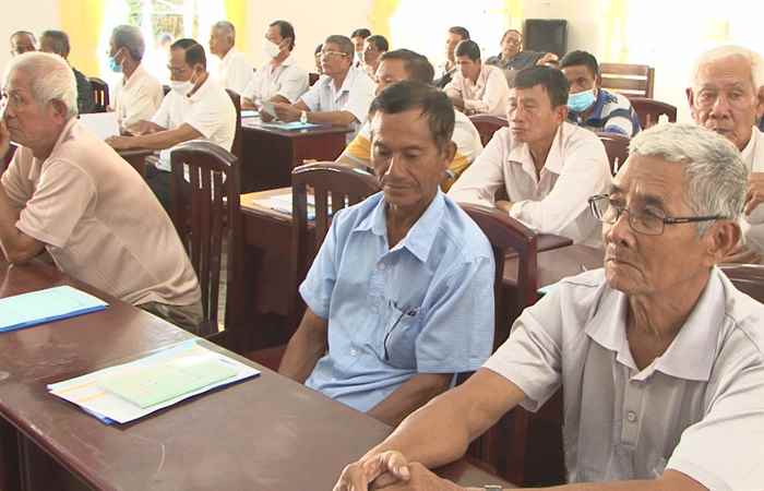 Long Phú  tuyên truyền Đề án “Hỗ trợ hoạt động bình đẳng giới vùng dân tộc thiểu số”