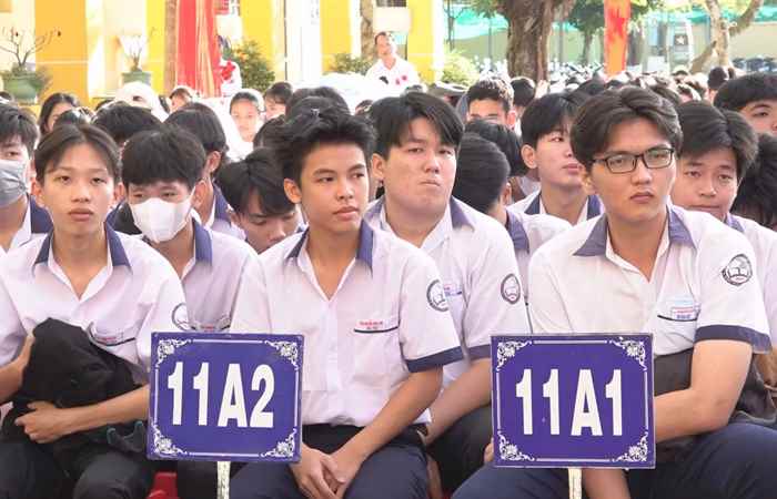 Trường THCS & THPT Trần Đề Họp mặt Ngày Nhà giáo Việt Nam 20-11
