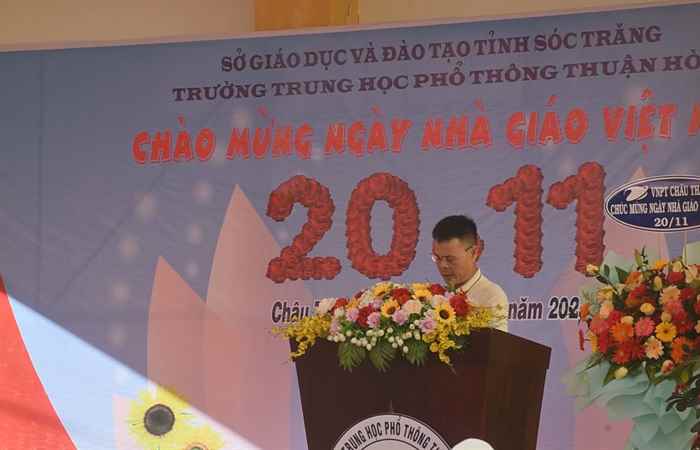 Châu Thành: trường THPT Thuận Hòa họp mặt Kỷ Ngày Nhà giáo Việt Nam 20-11