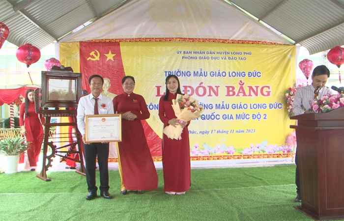 Long Phú: Trường Mẫu giáo Long Đức nhận Bằng công nhận trường đạt chuẩn Quốc gia mức độ 2
