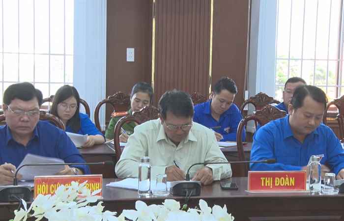 Vĩnh Châu: Thường trực Thị ủy làm việc với Ban Dân vận, MTTQ và các đoàn thể  