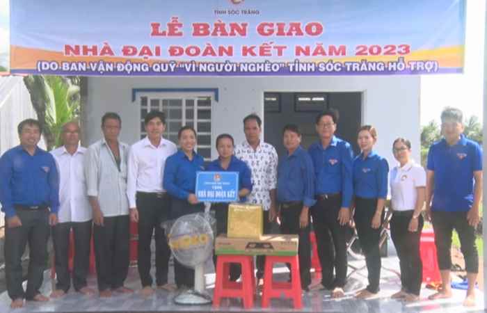 Cù Lao Dung: Tỉnh đoàn Sóc Trăng bàn giao nhà “Đại đoàn kết” cho đoàn viên nghèo