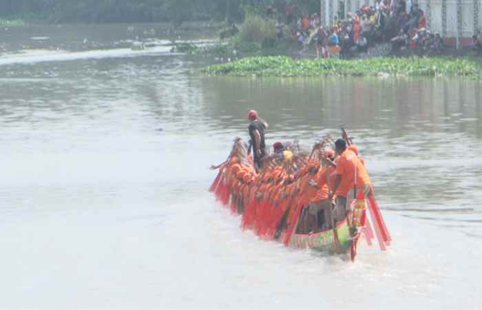 Long Phú: Chùa Tứk Pray hạ thủy ghe Ngo