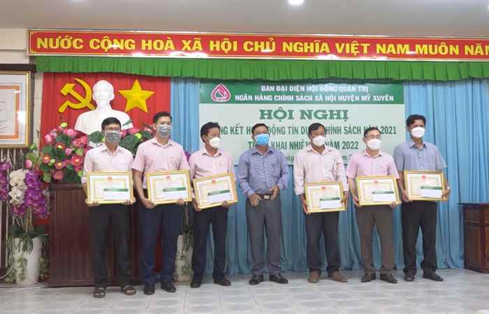 Ngân hàng Chính sách xã hội huyện Mỹ Xuyên tổng kết năm 2021