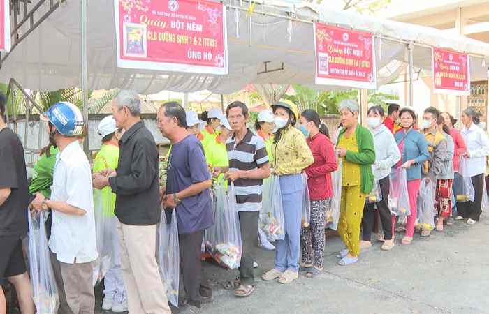 Hội CTĐ huyện Kế Sách tổ chức phiên chợ 0 đồng lần thứ 13