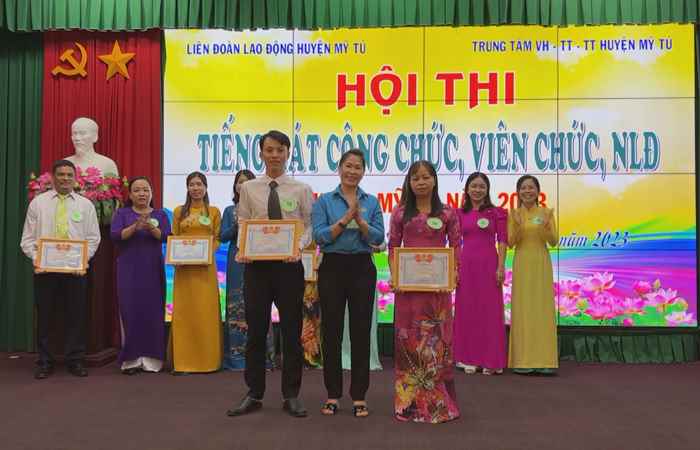 Mỹ Tú: Liên đoàn Lao động tổ chức Hội thi tiếng hát công chức, viên chức, người lao động  