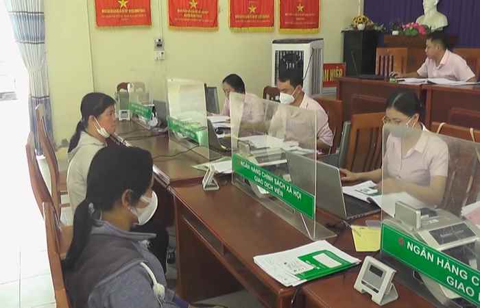 Ngân hàng CSXH huyện Châu Thành giải ngân vốn vay theo Nghị quyết 11 của Chính phủ