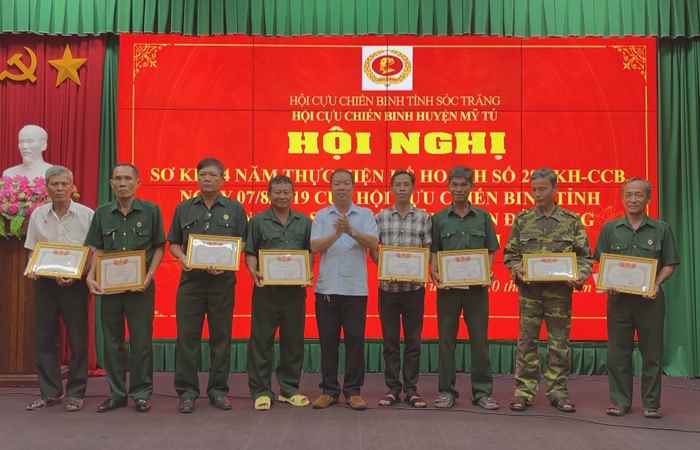 Mỹ Tú: Hội CCB huyện sơ kết 4 năm thực hiện tăng gia sản xuất cải thiện đời sống hội viên