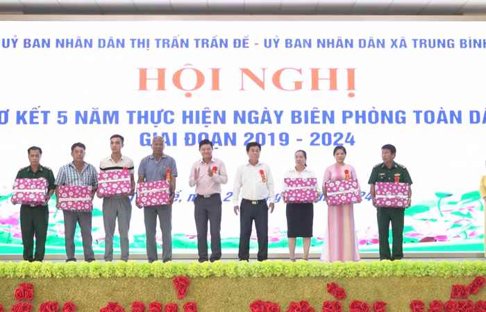 Trần Đề: Sơ kết 5 năm thực hiện ngày Biên phòng toàn dân  