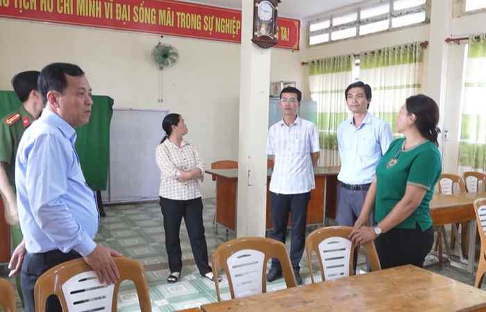 Vĩnh Châu kiểm tra công tác chuẩn bị kỳ thi Tốt nghiệp THPT năm 2023 trên địa bàn