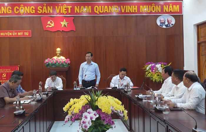 Mỹ Tú: Lãnh đạo Công ty điện lực Sóc Trăng làm việc với huyện về việc giải phóng mặt bằng dự án đường điện cao thế 110kV 